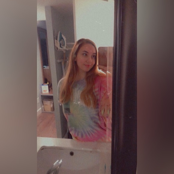 Meet your Posher, Casey - Picture 2 of 3